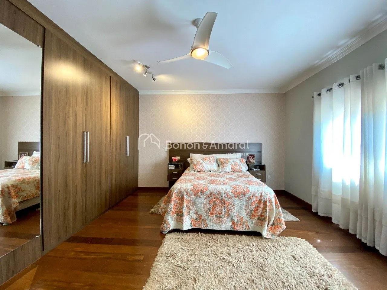 Imagem Casa à venda com 3 Quartos e 5 Banheiros no Swiss Park em Campinas - SP