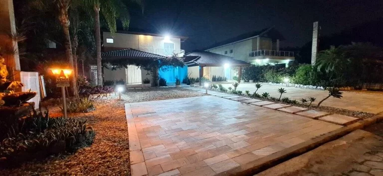 Imagem IMOVEL ESPETACULAR EM CONDOMINIO FECHADO COM TODA SEGURANÇA