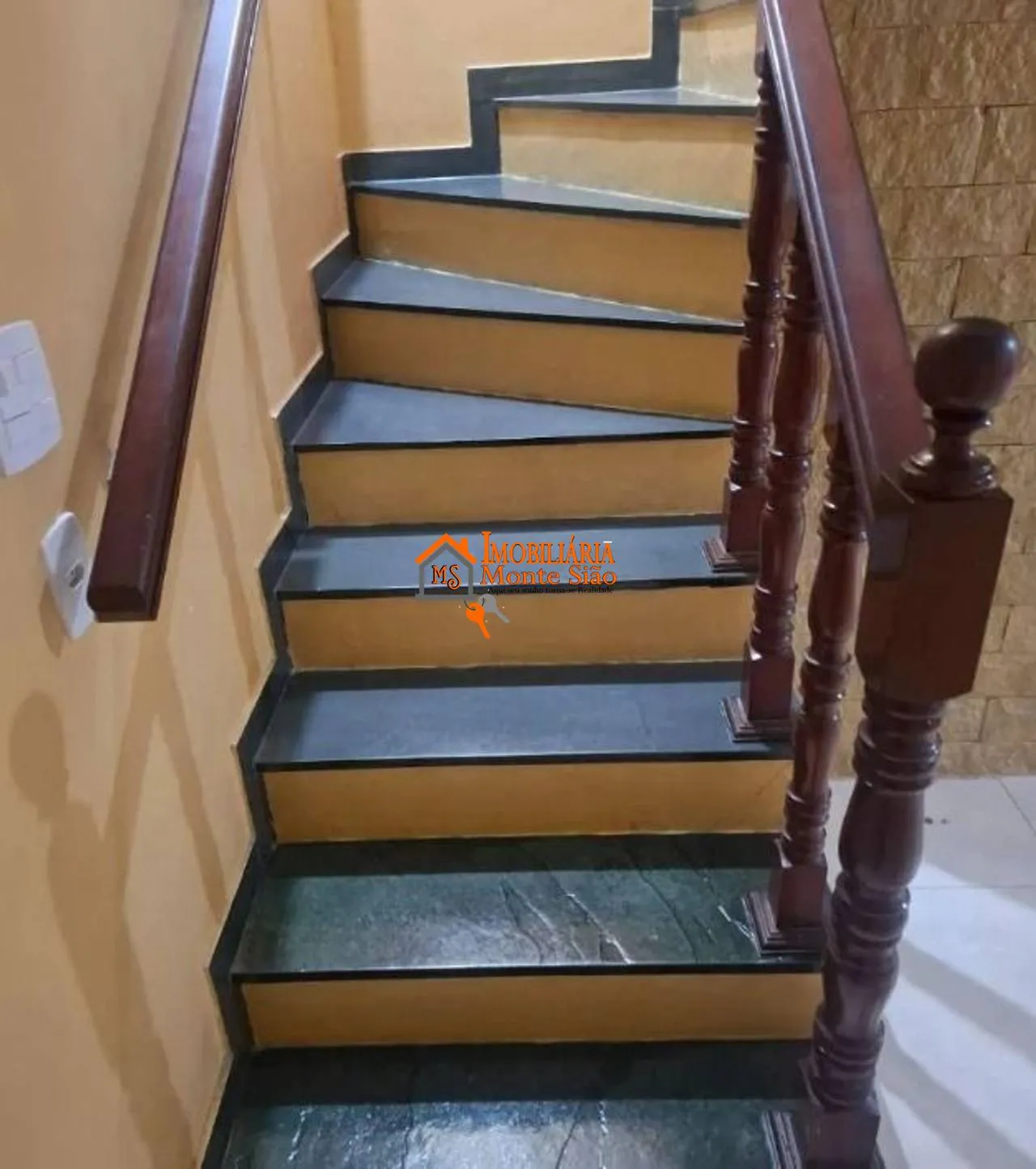 Imagem Sobrado com 3 dormitórios à venda, 100 m² por R$ 550.000,00 - Jardim Vila Galvão - Guarulhos/SP