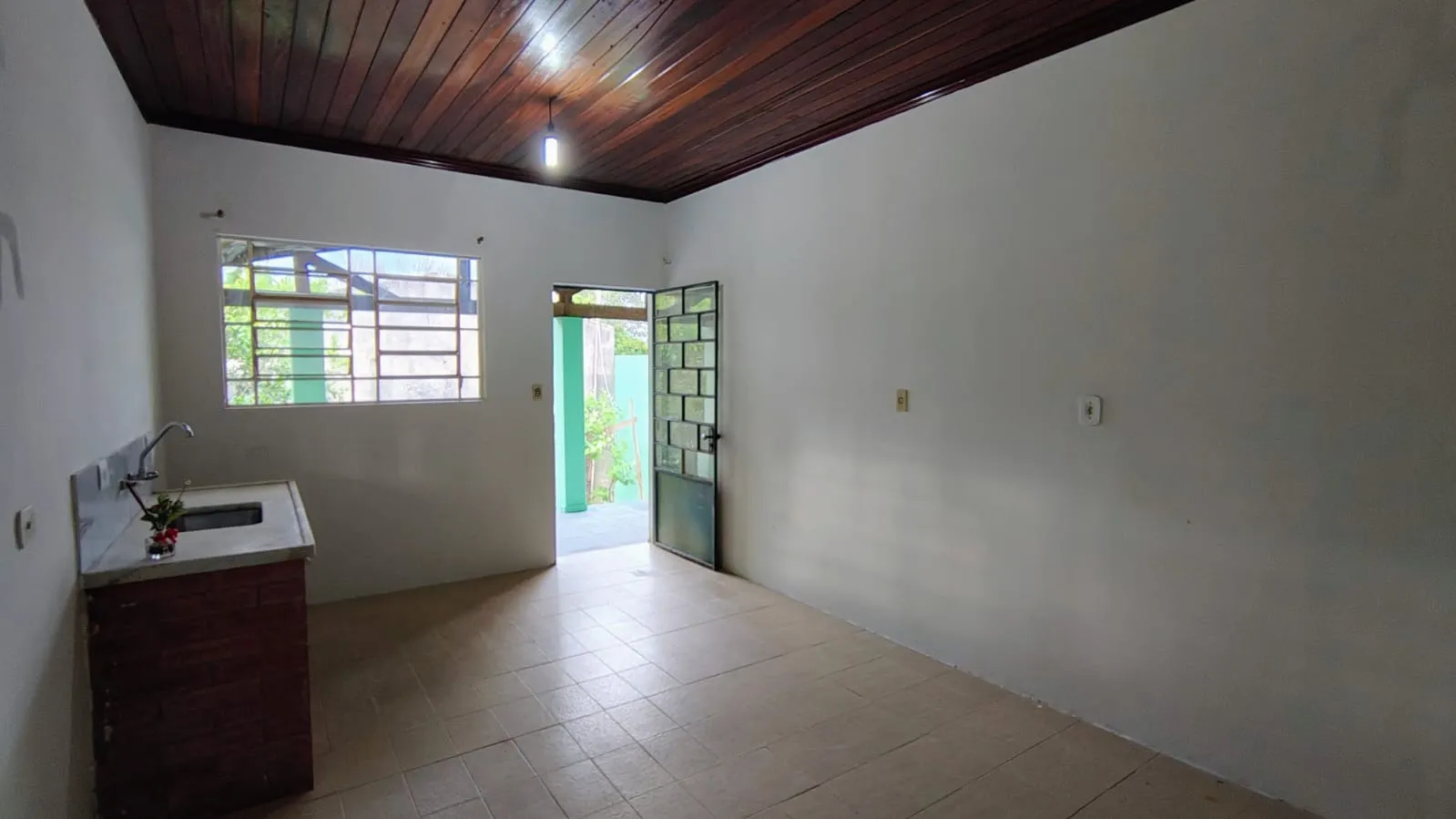 Imagem Chácara com 8925,30m² de Terreno, Casa de 204m², Barracão e Poço Caipira