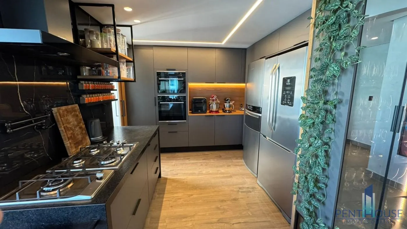 Imagem Cobertura Duplex para Venda em Balneário Camboriú, CENTRO, 3 dormitórios, 3 suítes, 4 banheiros, 3 vagas