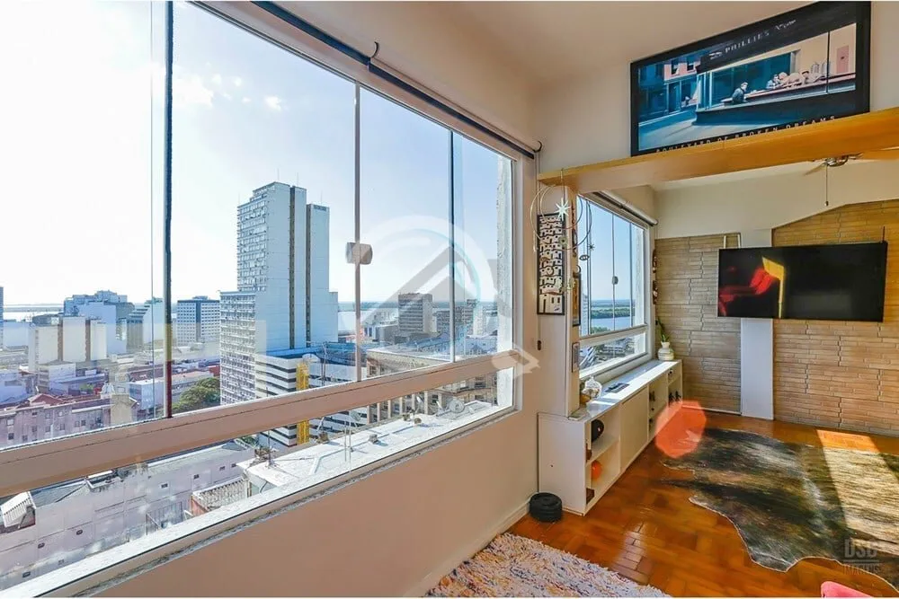 Imagem Apartamento Reformado à Venda no Centro de Rio Grande do Sul Descubra o charme de um apartamento re...