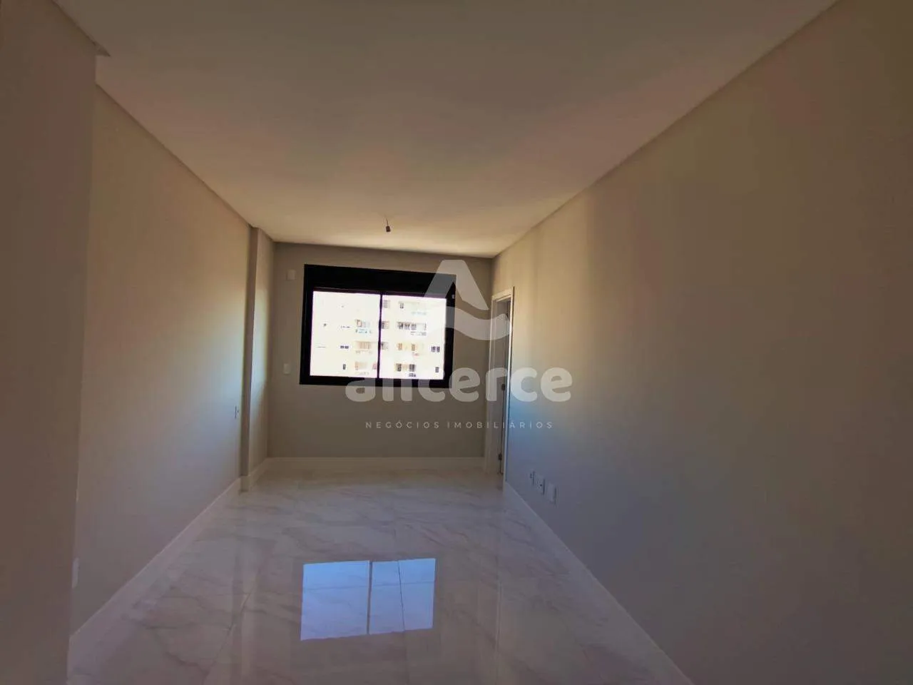 Imagem Apartamento elegânte e Confortável 89m2-2 Suítes, Sol da Tarde e Localização Privilegiada