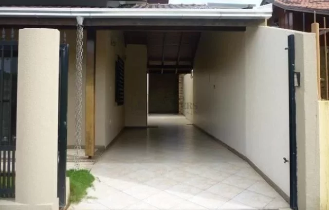 Imagem Casa semi mobiliada em Balneário Camboriú.