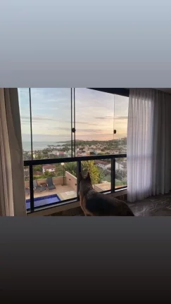 Imagem CASA COM 4 QUARTOS E 4 SUÍTES A VENDA NA PRAIA