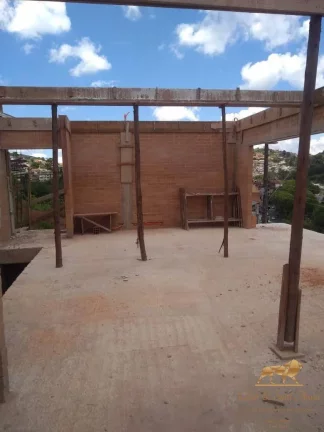 Imagem Casa em construção á venda em Campos do Jordão-SP