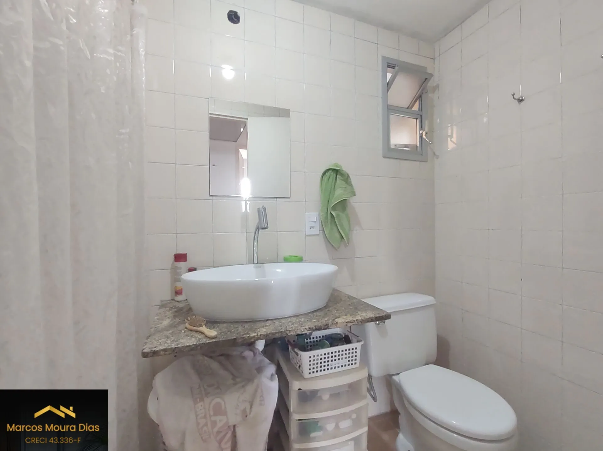 Imagem Apartamento Via Gomes ( Butantã), sala com Varanda, 3 Dormitórios, 2 Banheiros, 1 Vaga, Prédio com Lazer, Portaria 24 hs e Gerador