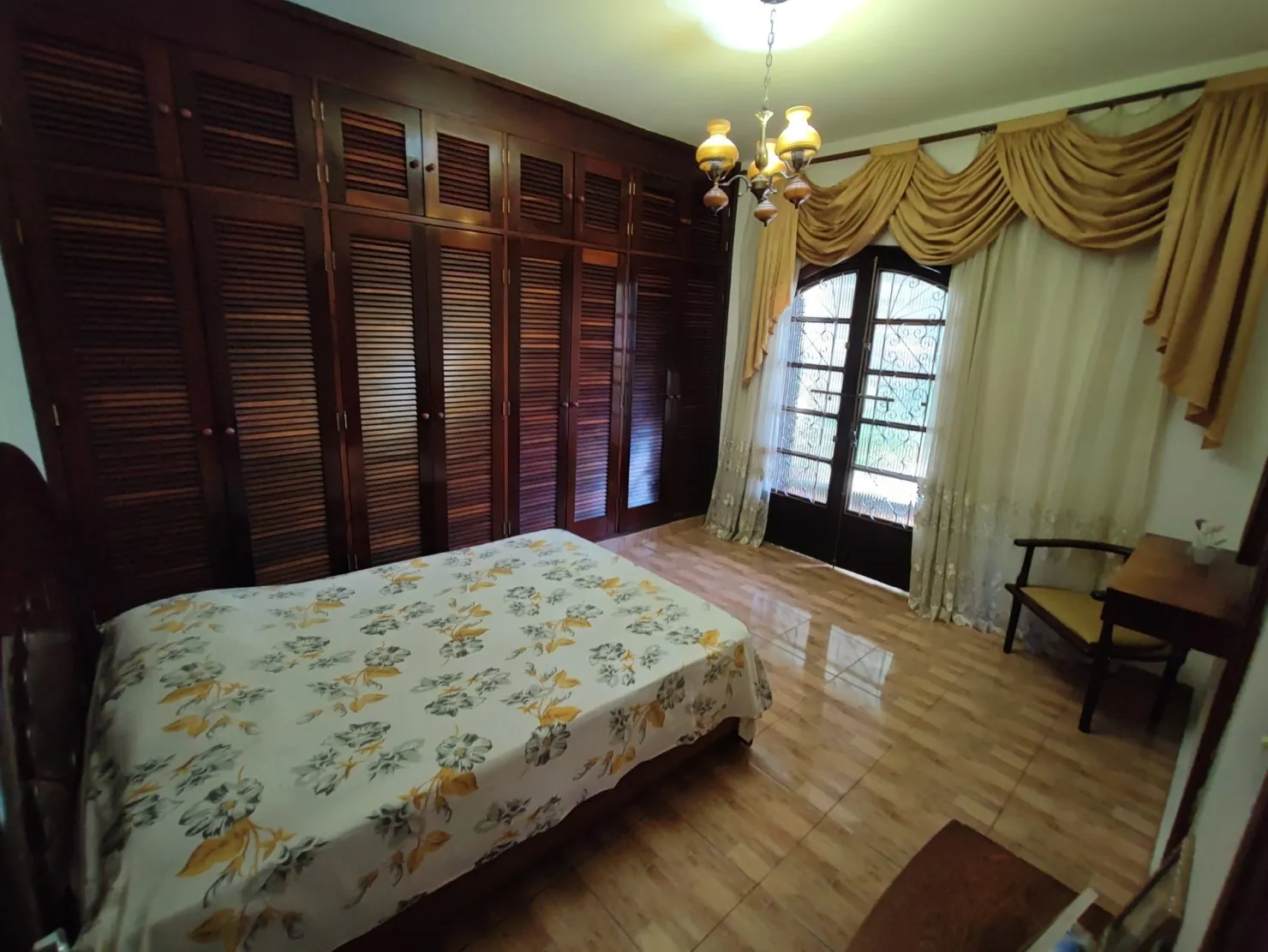 Imagem Comercial à venda 4 Quartos, 1 Suite, 4 Vagas, 600M², São Benedito, Pindamonhangaba - SP