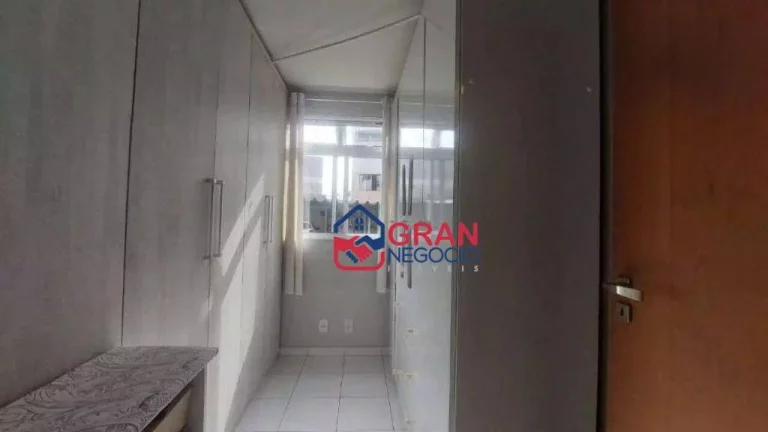 Imagem Apartamento com 3 dormitórios à venda - Fazendinha - Curitiba/PR