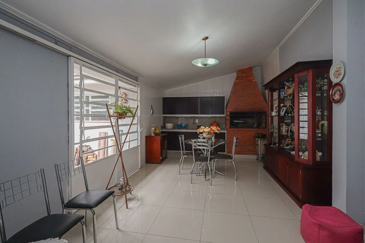 Imagem Casa a venda, 3 quartos sendo 1 suíte, 166m² no bairro Passo da areia, Porto Alegre