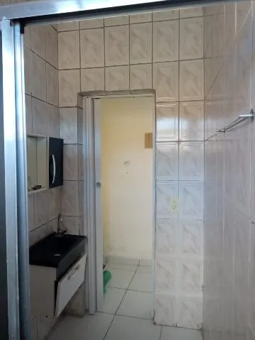 Imagem VENDA DE CASA NO ARUJAMÉRICA, EM ARUJÁ/SP 66,40m², com quarto e cozinha amplos, banheiro social, lavanderia coberta e 02 vagas p/ autos. CONSULTE-NOS