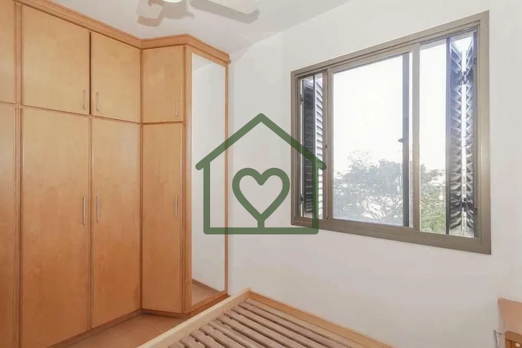 Imagem Apartamento com 3 dormitórios, sendo 1 suíte com armários, banheiro social e suíte com armário,...