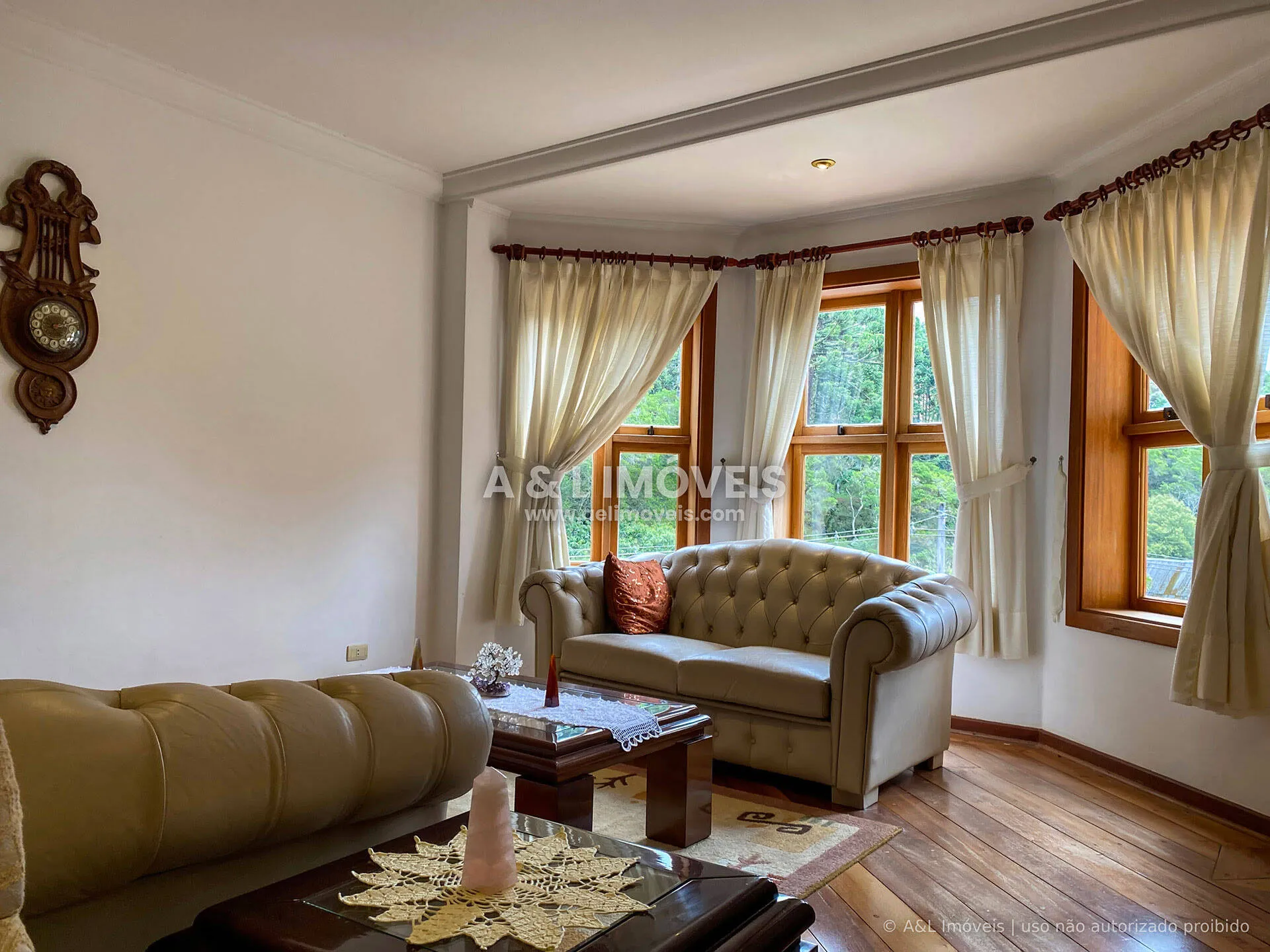 Imagem Apartamento próximo ao Capivari com 3 suítes e calefação