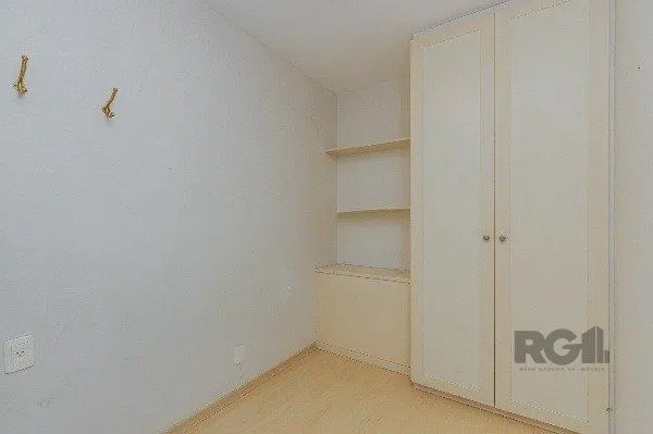 Imagem Vende-se luxuoso apartamento 3 quartos c/ suíte, dependência de empregada, gabinete, 2 vagas cobertas - 283m² - Moinhos de Vento