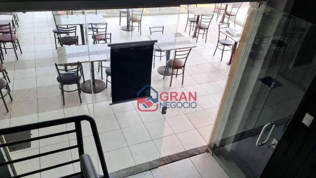 Imagem Vendo Loja em Shopping