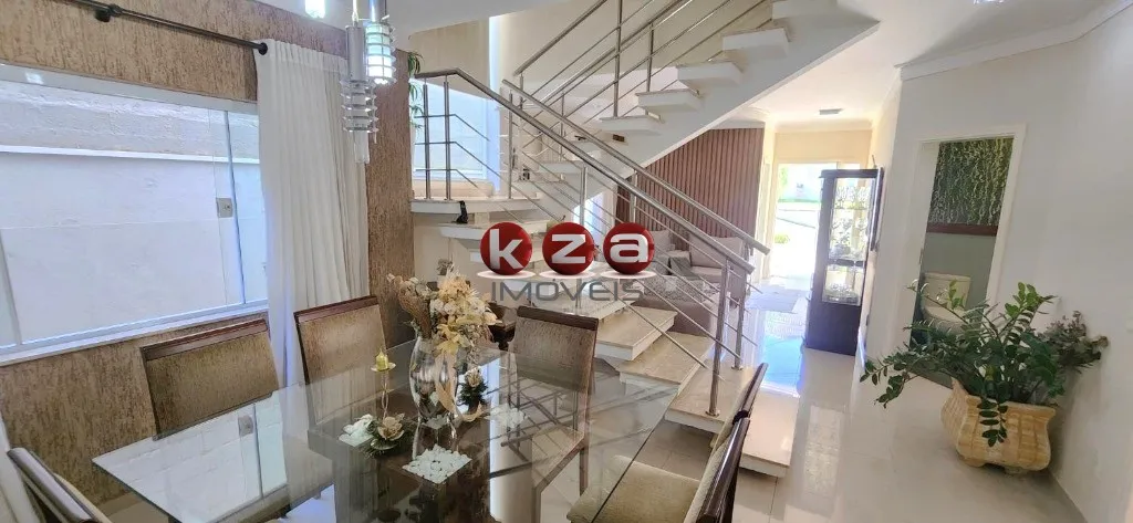 Imagem Casa de Luxo em Condomínio: 4 Quartos, 4 Suítes, 3 Salas, 5 Banheiros, 2 Vagas de Garagem, 300m² em Valinhos-SP, Jardim Recanto.