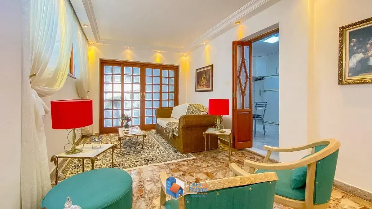 Imagem Casa para venda em Cambuci com 5 quartos, sendo 3 suítes, 275m²