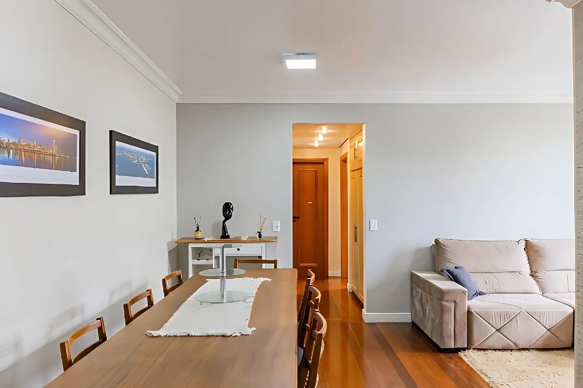 Imagem Vende-se apartamento com 2 quartos( 1 suíte), 96m², sacada e 2 vagas - Mont Serrat