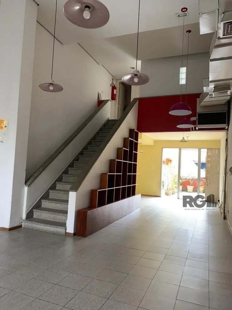 Imagem Loja comercial, disponível para venda e locação na Avenida Cristóvão Colombo