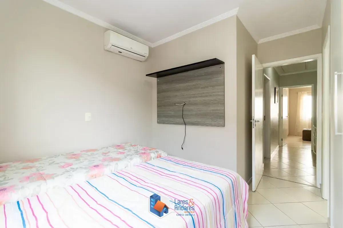 Imagem Casa no condomínio Residencial Recanto dos Pássaros para venda com 3 quartos, sendo 3 suítes, 220m²