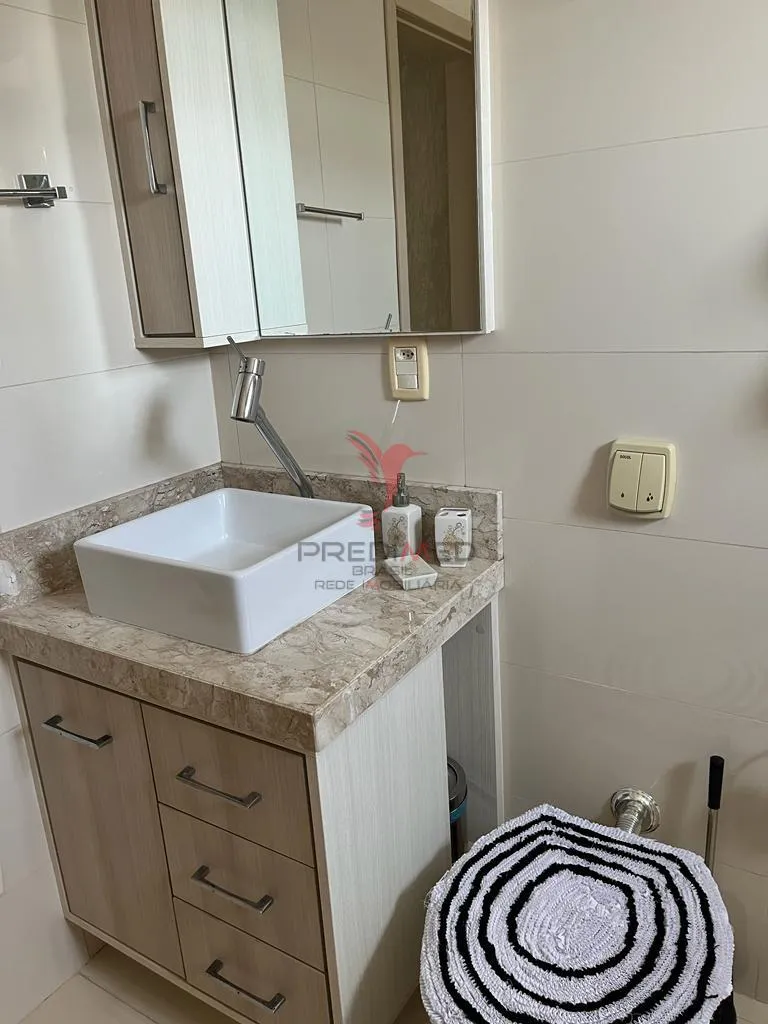 Imagem Apartamento mobiliado, a apenas 100 metros do mar no centro de Balneário Piçarras