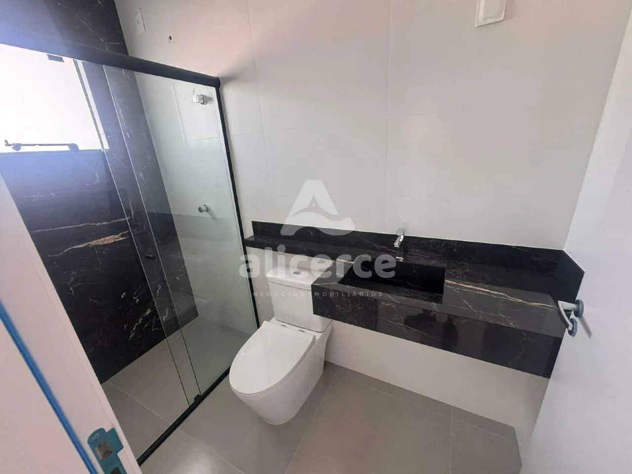 Imagem Linda Casa Geminada prontinha, com Acabamento Impecável! na Nova Palhoça