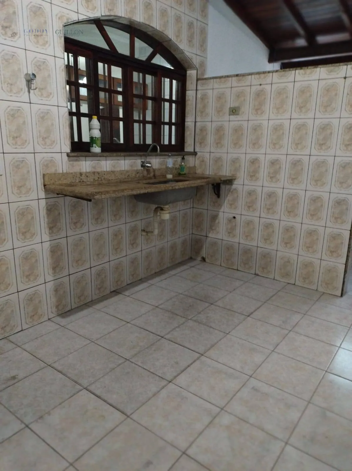 Imagem Aluga-se Sobrado no Bairro Bela Vista