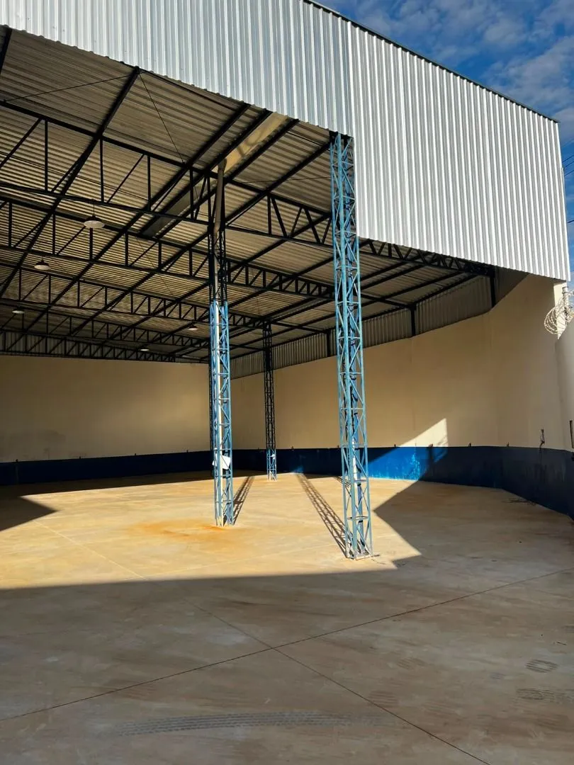Imagem Galpão para alugar, 768 m² por R$ 6.500,00/mês - Planalto - Patos de Minas/MG