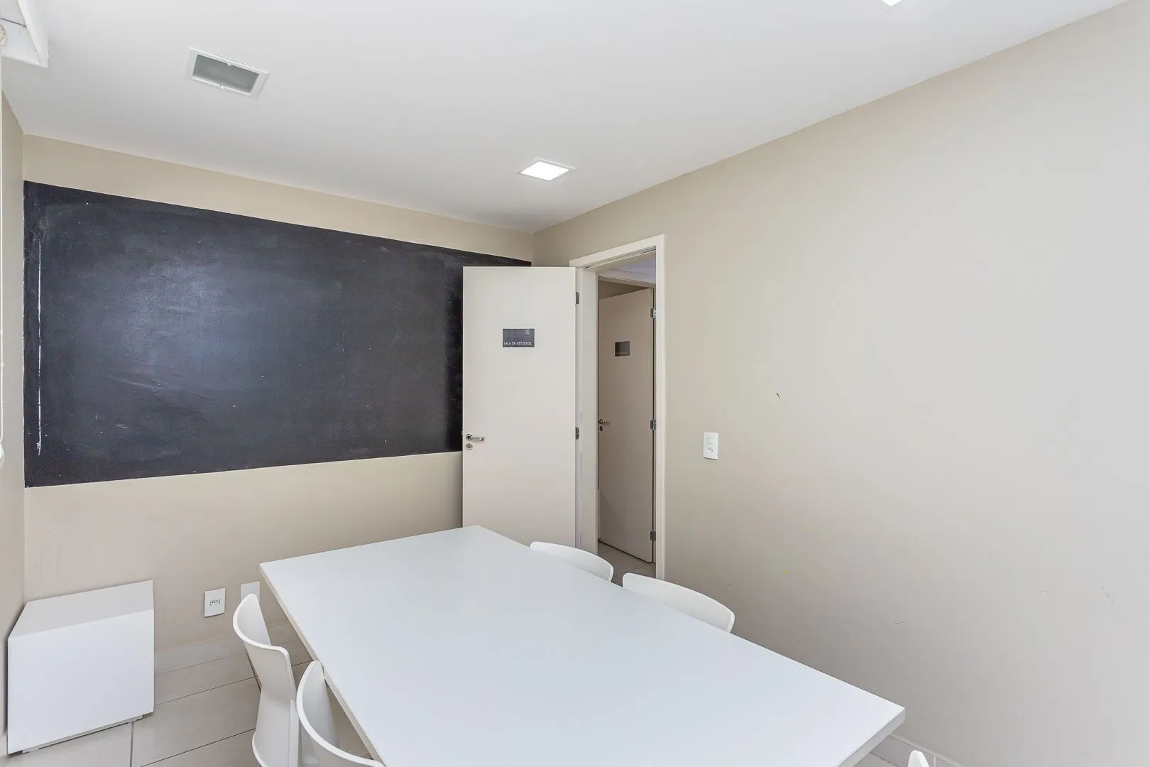 Imagem Apartamento no bairro Teresópolis de 2 dormitórios vaga infra DESOCUPADO