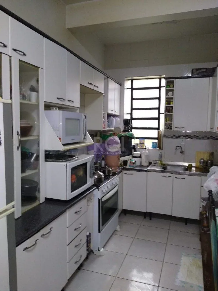 Imagem Casa para Venda - 265m², 5 dormitórios, sendo 2 suites, Floresta