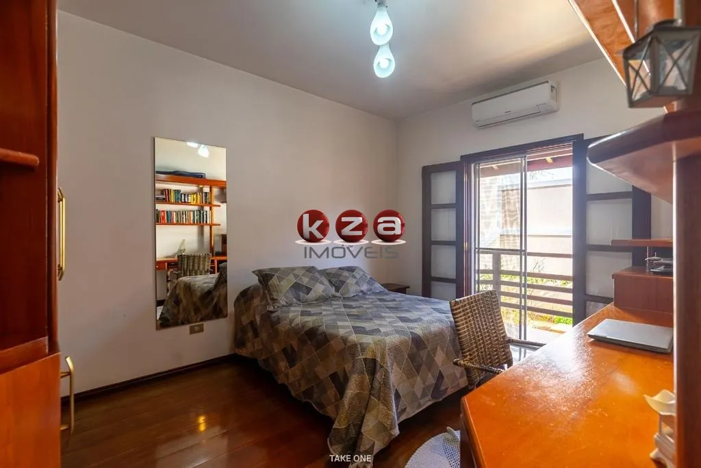 Imagem Casa de Luxo com 5 Quartos e 6 Vagas no Villaggio Capríccio, Louveira-SP: Venda ou Locação!