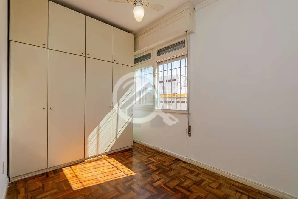 Imagem Este apartamento no andar alto e com seus 103m² iluminado, bem ventilado e uma vista incrível em t...