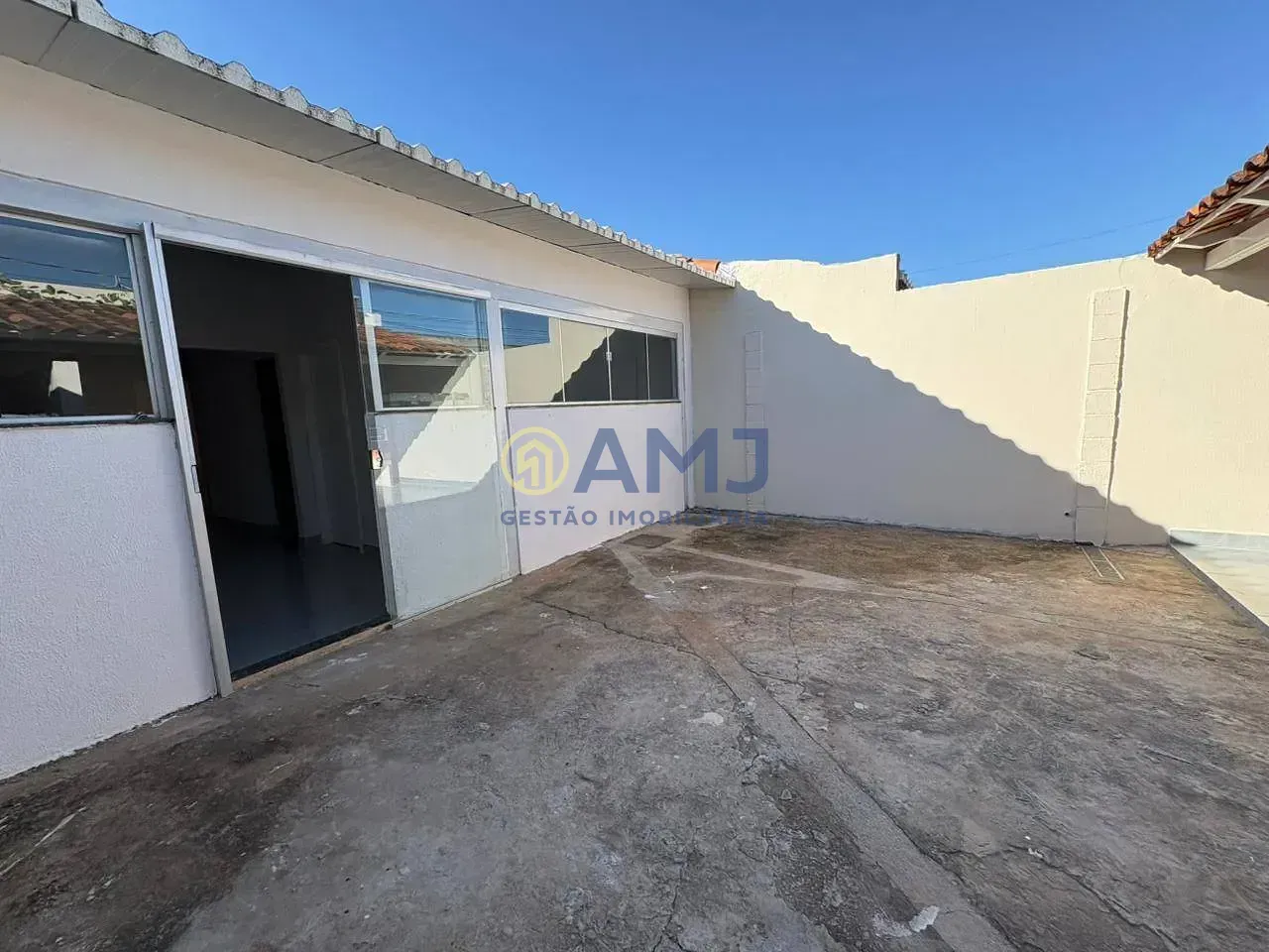 Imagem Casa Totalmente Reformada no Setor Orientville!