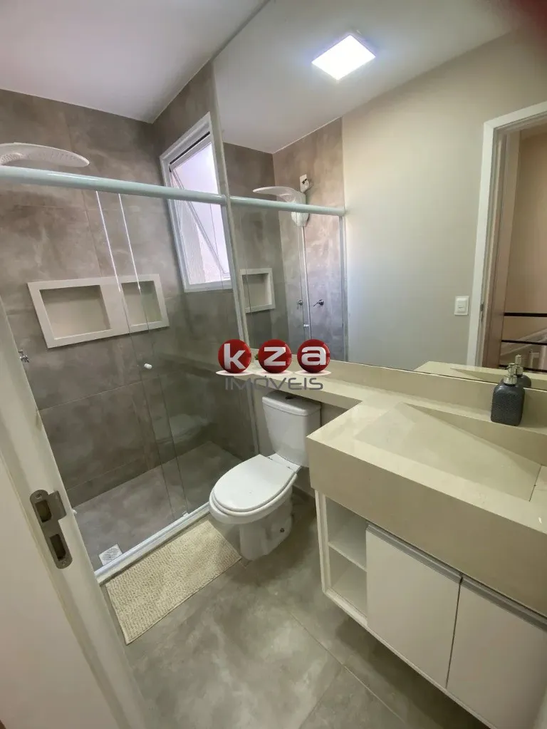 Imagem Casa em Condomínio à Venda em Valinhos-SP: 3 Quartos, 1 Suíte, 2 Salas, 2 Banheiros e 2 Vagas de Garagem!