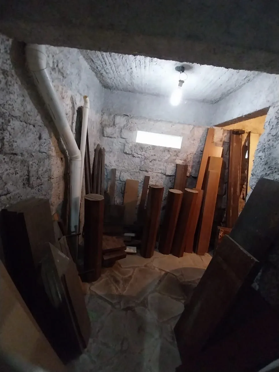 Imagem Casa ampla 5 D E 4 Banheiros, 2 vagas - Sta Tereza - Porto Alegre