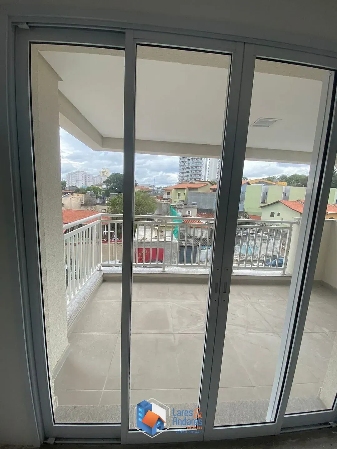 Imagem APARTAMENTO À VENDA COM 60 M², 2 DORMS, COM VARANDA, ÁREA LAZER E 1 VG - SÃO MIGUEL PAULISTA - SP.