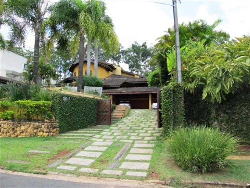 Imagem Casa de luxo em condomínio: 4 quartos, 3 suítes, 2 salas, 6 banheiros, 4 vagas de garagem em Valinhos-SP, no Condomínio Village Visconde de Itamaracá!
