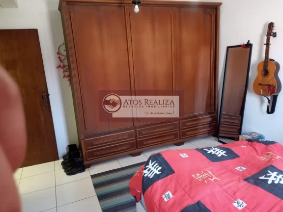 Imagem Oportunidade a venda no Bairro de Veleiros. Vendo excelente casa com Edícula em Veleiros, são 250m² de área, com 3 dormitórios, sendo 1 Suíte, sala, Cozinha, área de lavanderia, área de churrasqueira com banheiro, edícula com 2 cômodos e banheiro, maís um