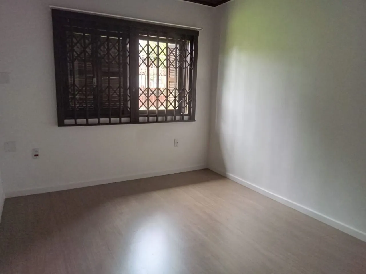 Imagem Casa com 3 dormitórios , 2 vagas de garagem fechada !