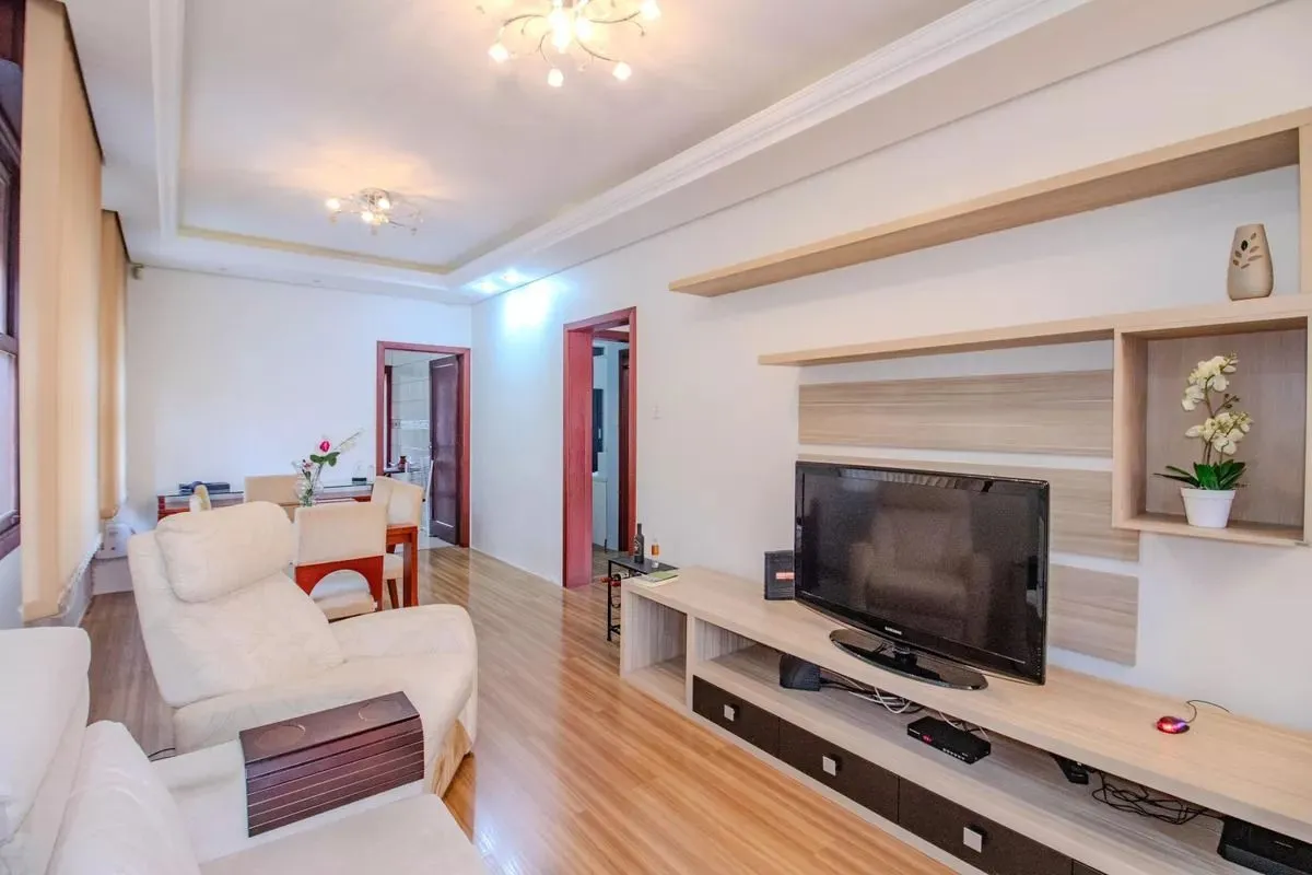 Casa à venda com 173m², 2 quartos e 3 vagas no bairro Vila Ipiranga- Porto Alegre/RS