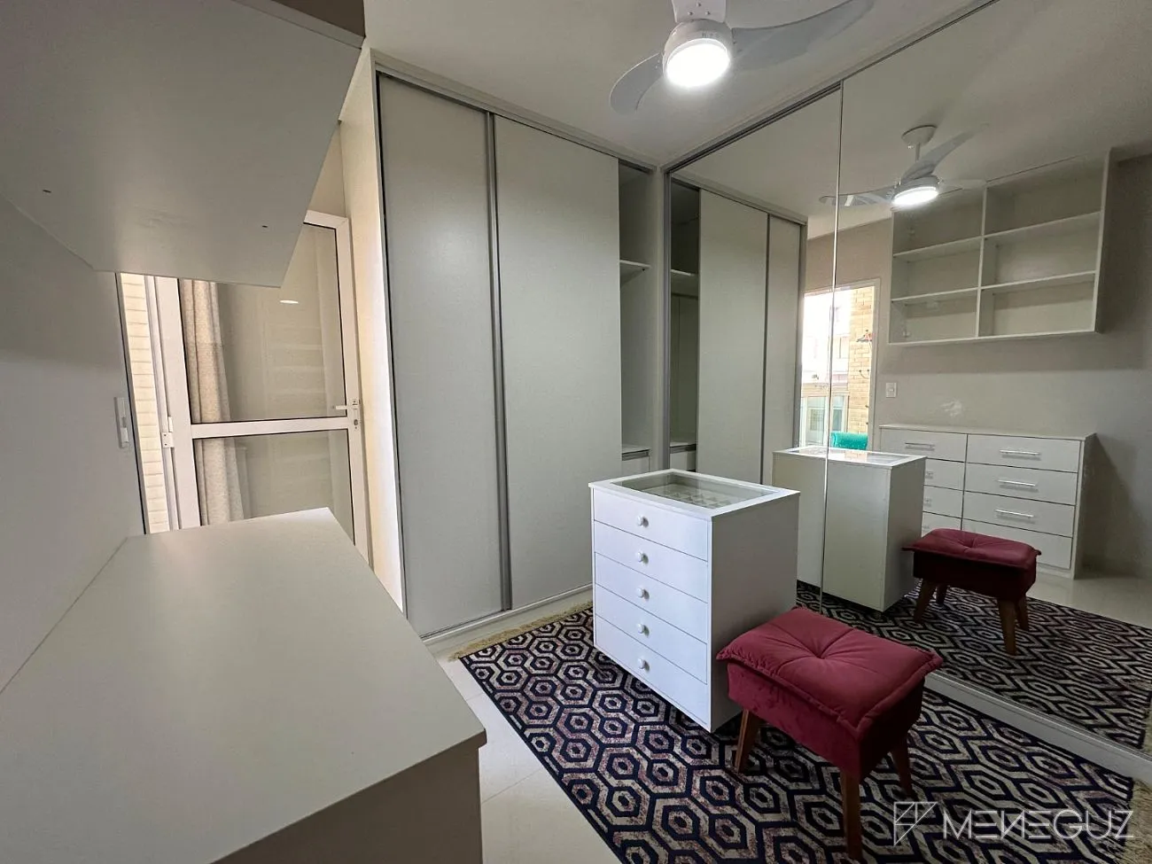 Imagem Apartamento 3 quartos a venda na orla da Praia do Morro, totalmente mobiliado