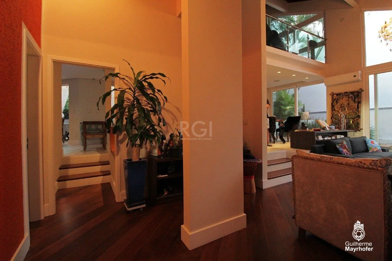 Imagem Casa para Venda - 650m², 4 dormitórios, sendo 3 suites, 4 vagas - Chácara das Pedras