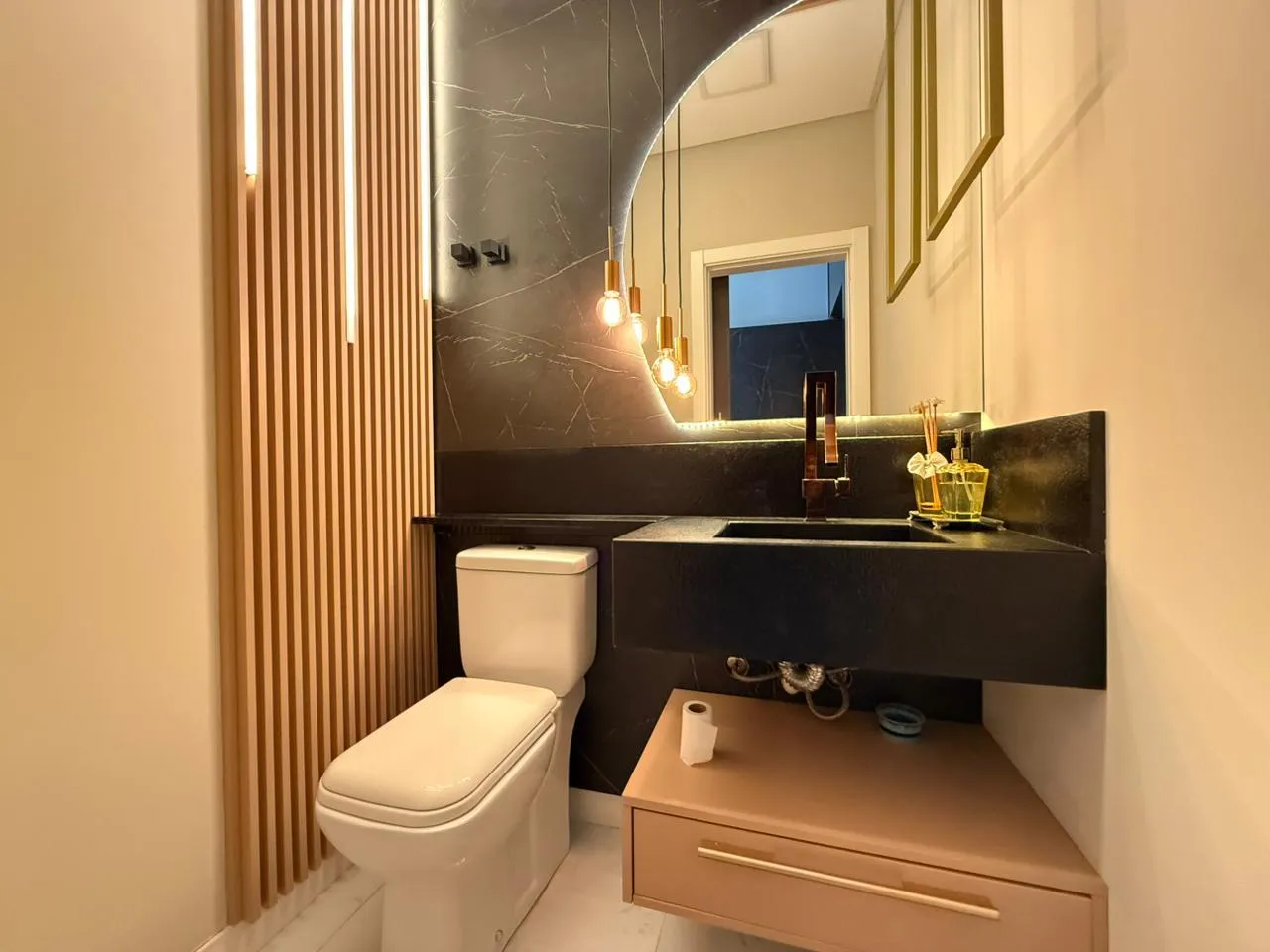 Imagem Apartamento à venda com 131m2 por R$ 2.800.000,00