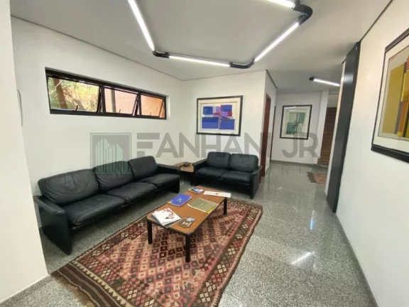 Imagem Imperdível: Casa Comercial de Alto Padrão no Jardim América, São Paulo-SP, 6 salas, 6 banheiros, 20 vagas de garagem, 370m²!