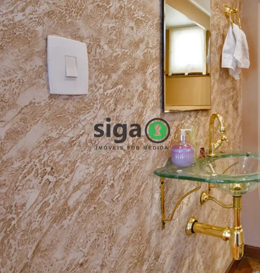 Imagem Sobrado de Alto Padrão à Venda em Condomínio Fechado - 470m² 4 Suítes 6 Vagas