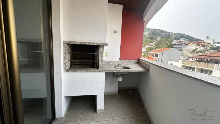 Imagem Apartamento com 93m² de área privativa, semimobiliado, 3 dormitórios (sendo 1 suíte), 1 banheiro...