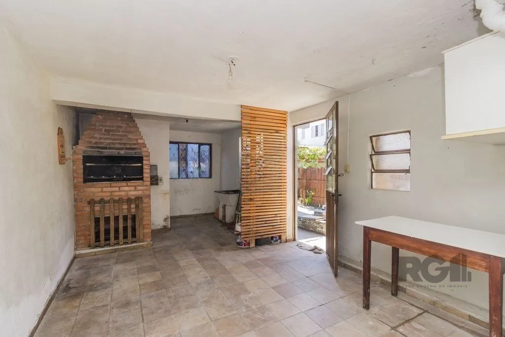 Imagem Casa de 5 dormitórios no bairro Sarandi