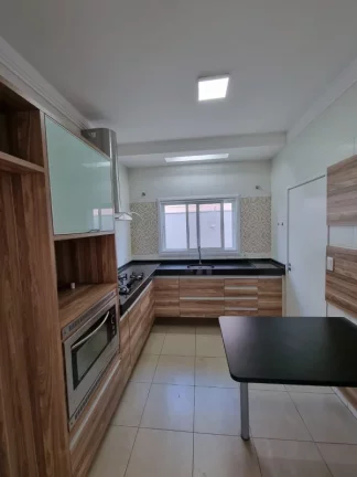 Imagem Sobrado à venda no Portal dos Ipês