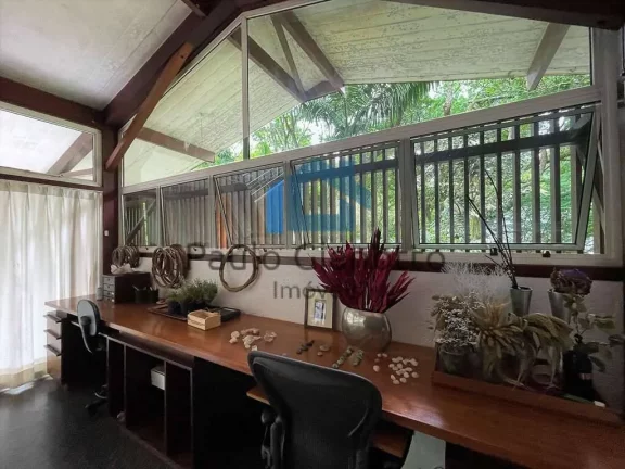Imagem Casa à venda em condomínio autoral na Granja Viana