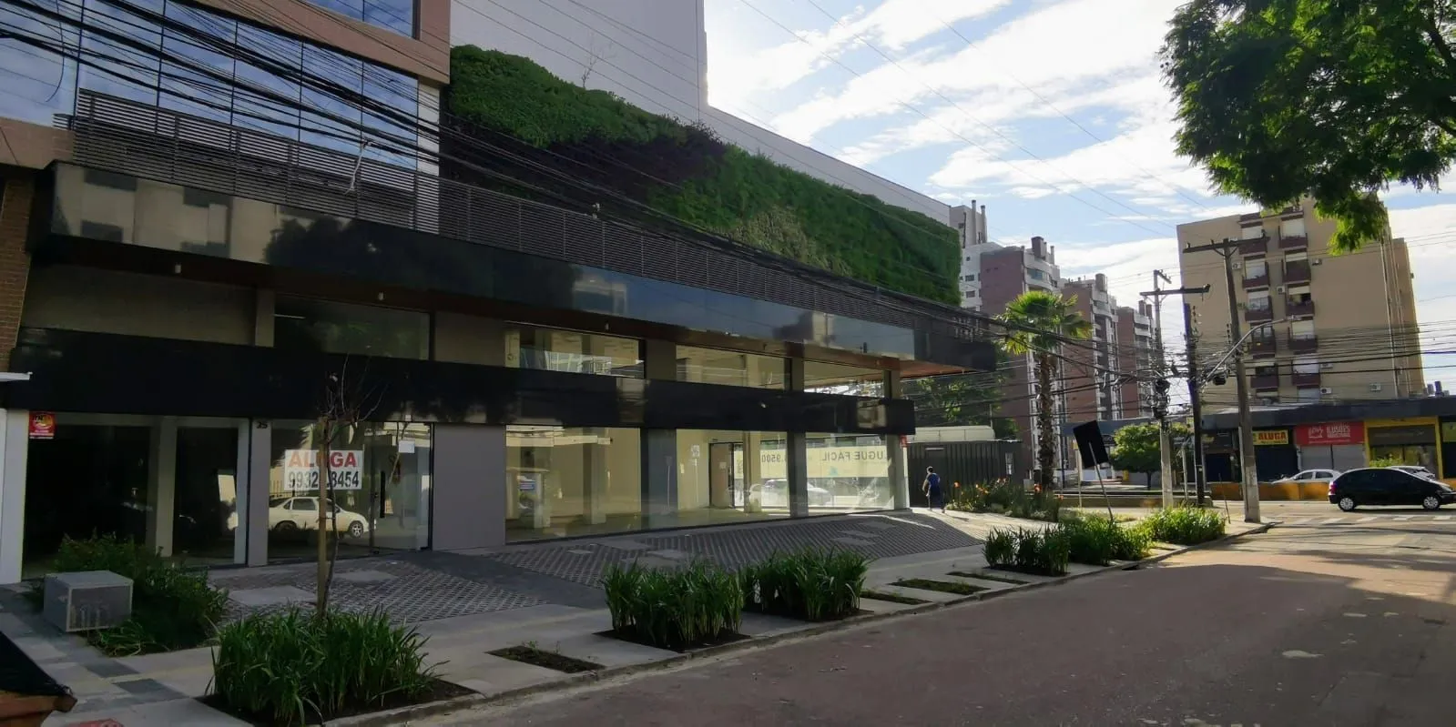 Imagem Vende loja ,com mezanino 180m², 2 banheiros